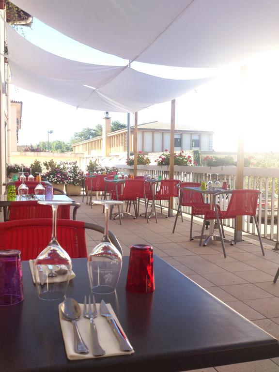 Logis Hotels - Hotel Et Restaurant Les Cordeliers Кастельжалу Екстер'єр фото